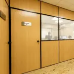 alt="Divisória de escritório instalada em BH"